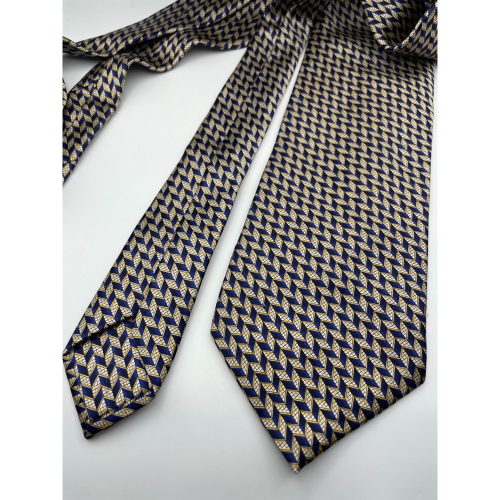 Zilli Mens Silk Tie Navy Blue Gold White Geometric Chevron Pattern France Luxury